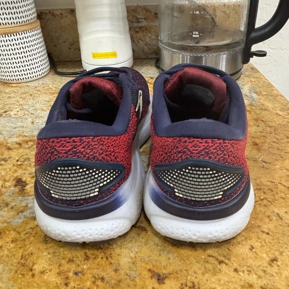 Brooks ghost size 6.5 - Picture 4 of 9